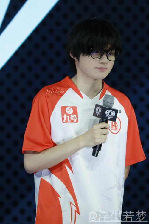 赛后采访弹幕齐呼\ 赛后采访弹幕齐呼\