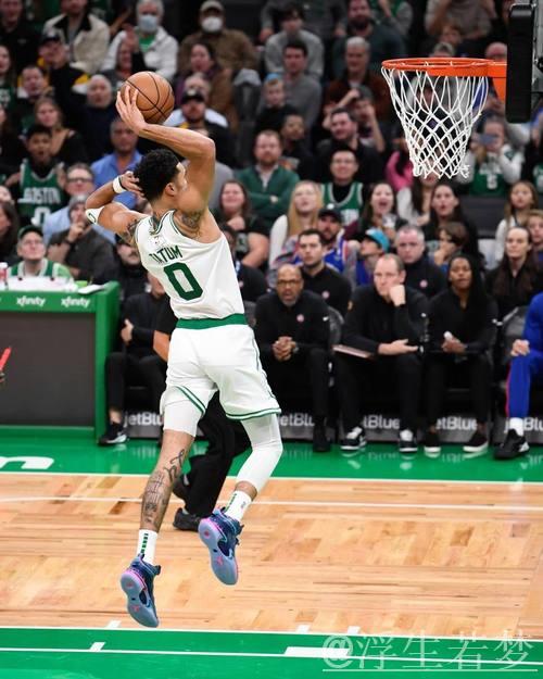 格里芬:塔图姆可能提前复出,但16个月恢复期能有效降低风险 格里芬:塔图姆可能提前复出,但16个月恢复期能有效降低风险